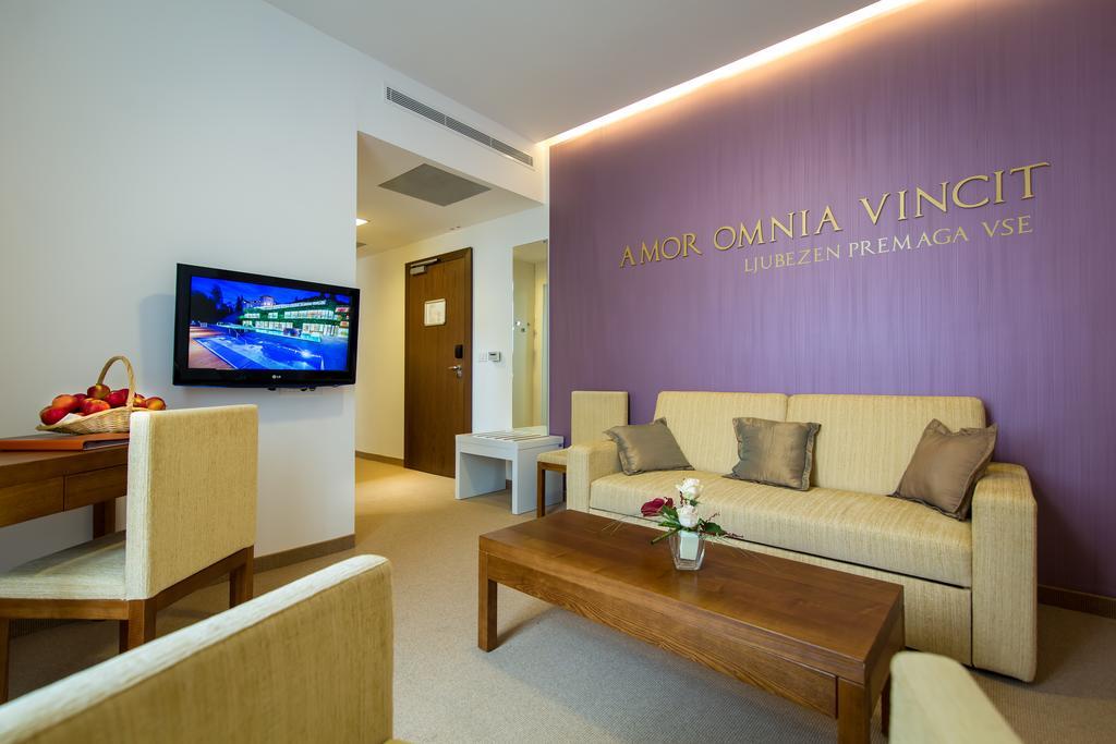 Rimske Terme - Hotel Zdraviliski Dvor Rimske Toplice Room photo