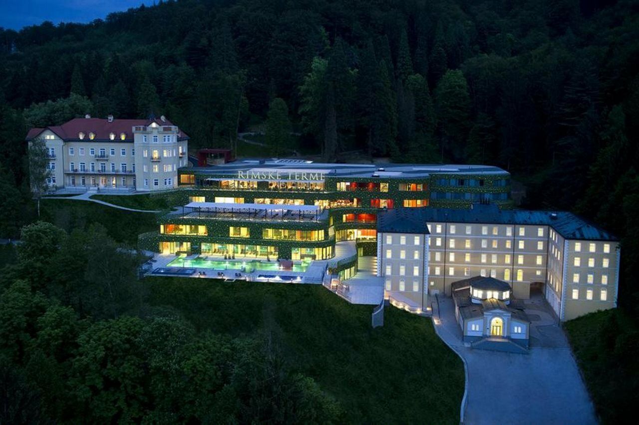 Rimske Terme - Hotel Zdraviliski Dvor Rimske Toplice Exterior photo