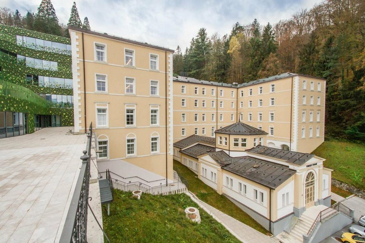 Rimske Terme - Hotel Zdraviliski Dvor Rimske Toplice Exterior photo
